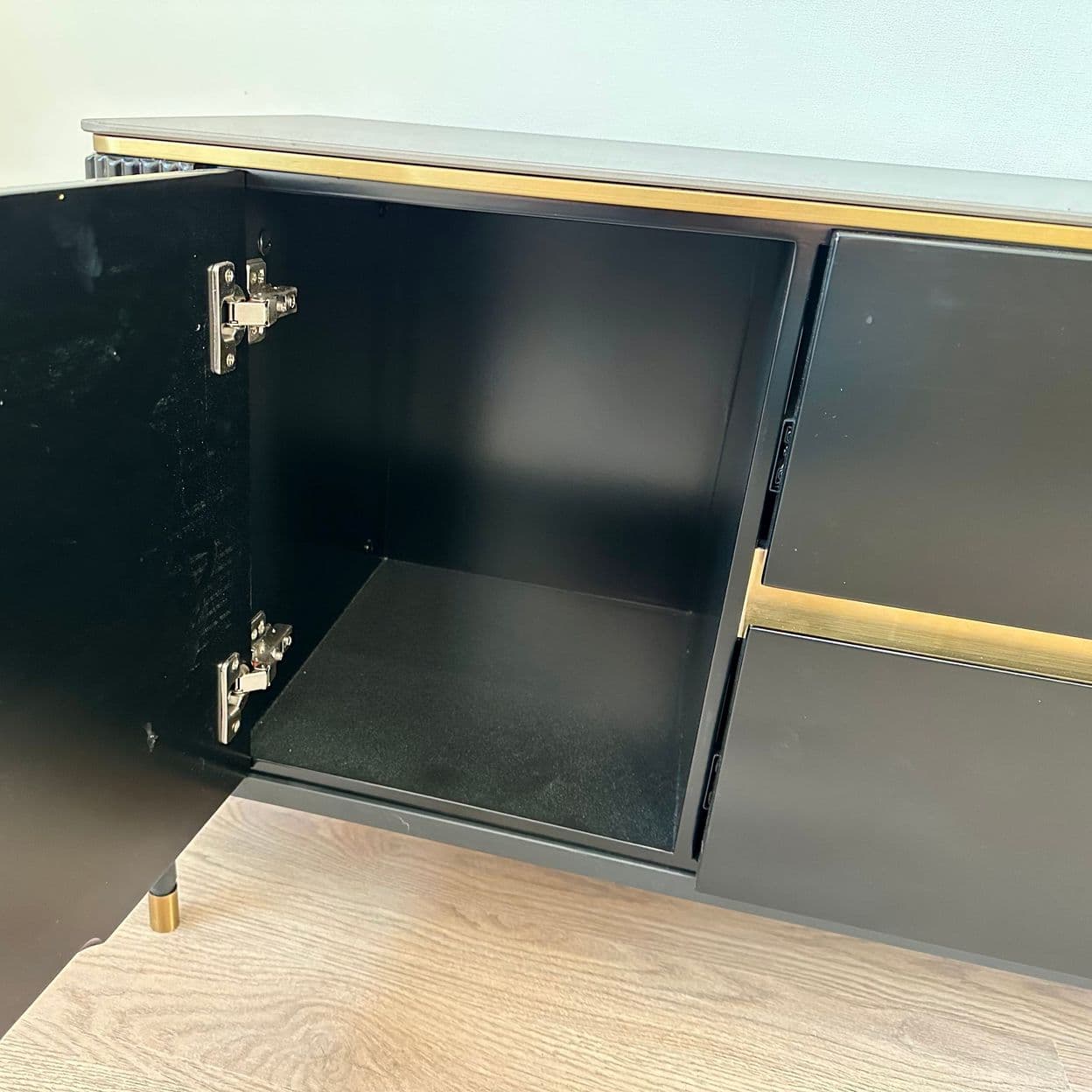 Купить Дизайнерская TV тумба TVT2024-4B