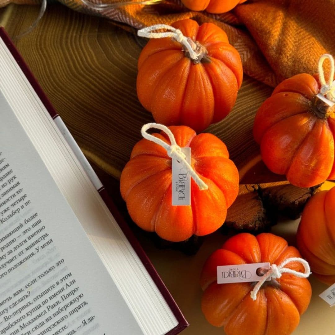 Купить Интерьерная свеча "Тыква" с ароматом печенья. Вид 7