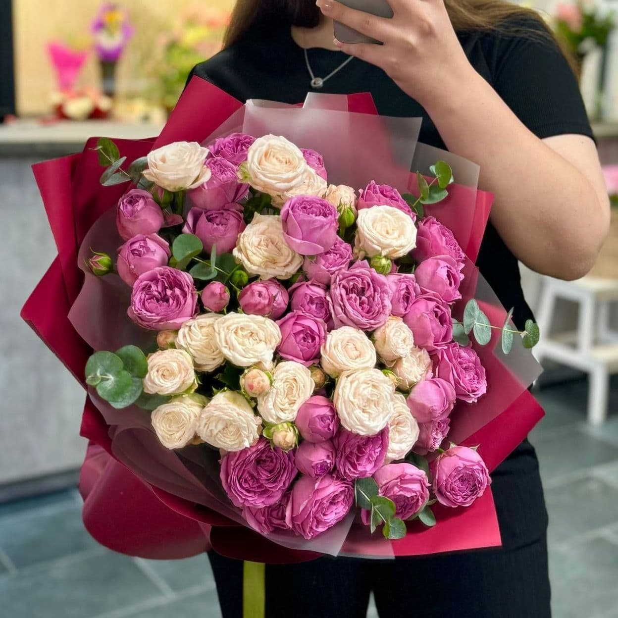 Купить Микс кустовой розы с эвкалиптом