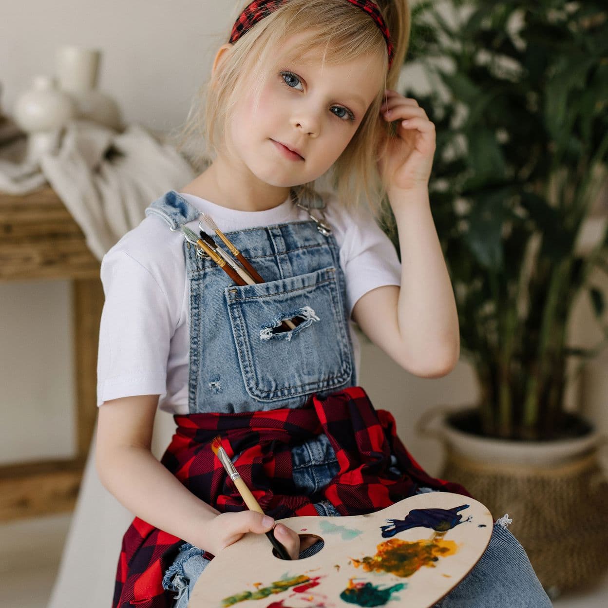 Купить Электронный журнал RAAMAT Magazine April 2025 Teen&Kids Edition Issue 1
