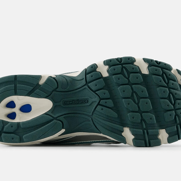 Купить New Balance 740