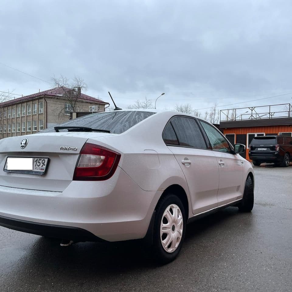 Купить Skoda Rapid 1.6 АКПП, лифтбек