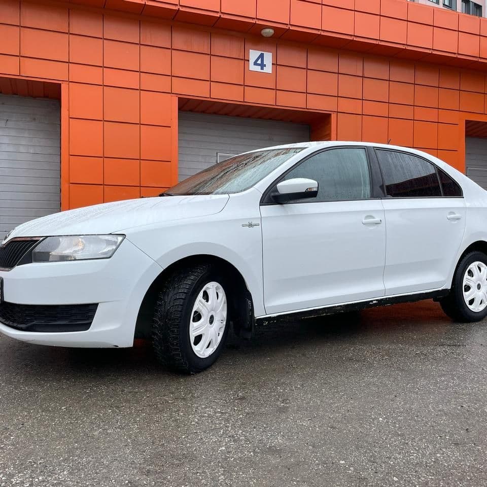 Купить Skoda Rapid 1.6 АКПП, лифтбек