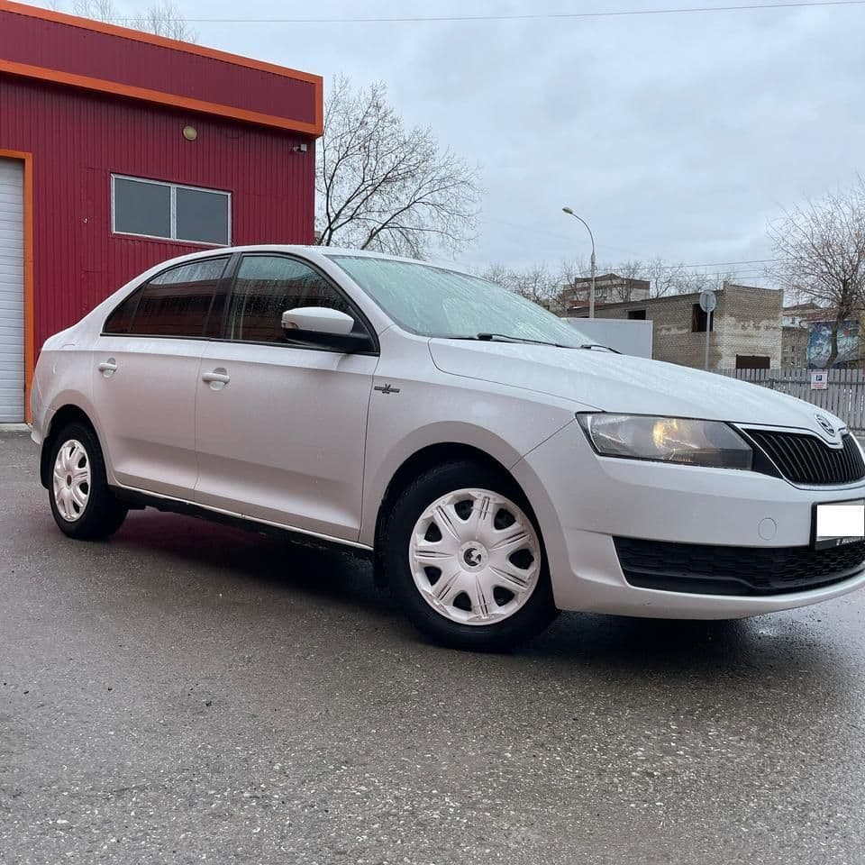 Купить Skoda Rapid 1.6 АКПП, лифтбек