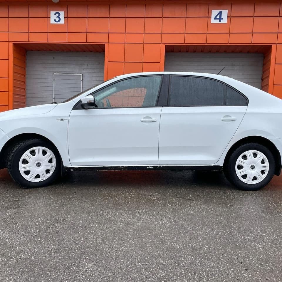 Купить Skoda Rapid 1.6 АКПП, лифтбек
