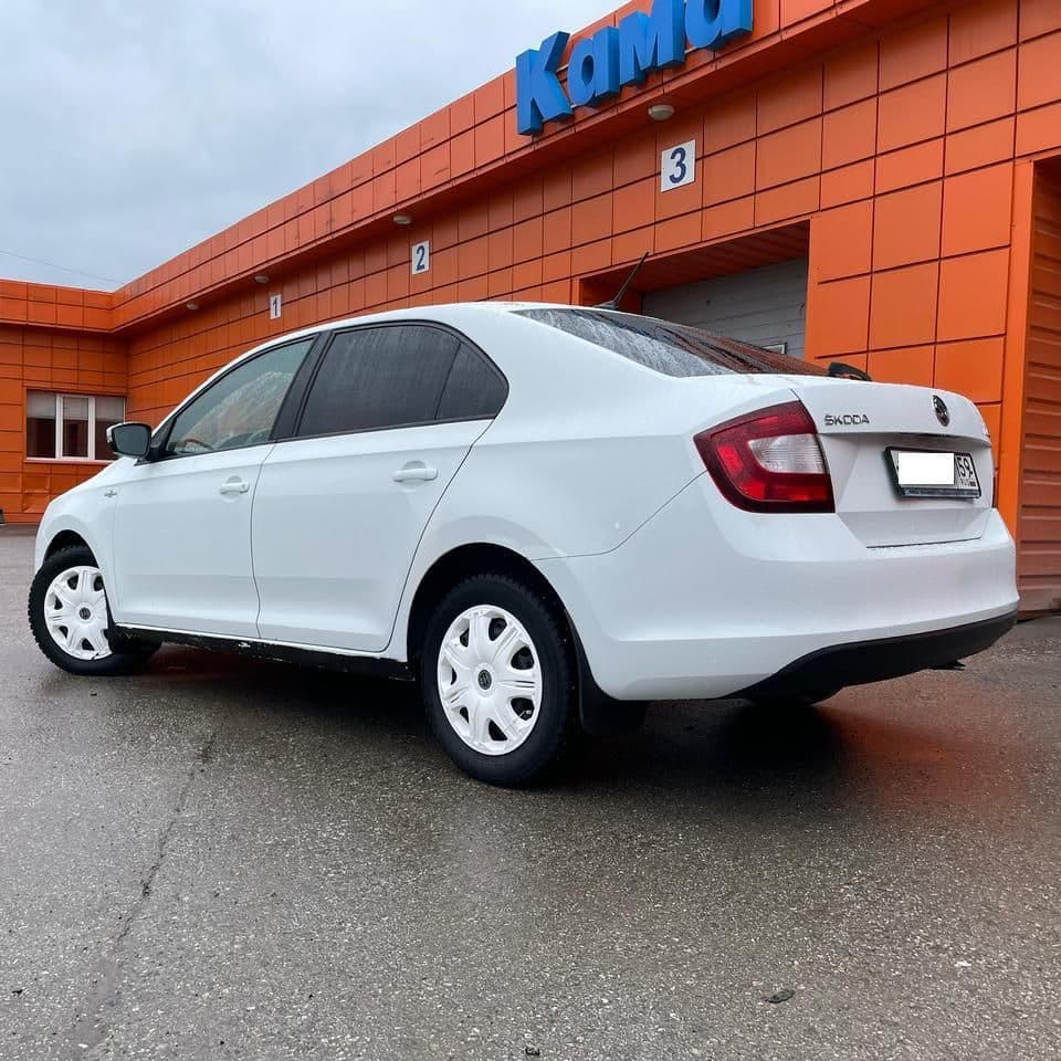 Купить Skoda Rapid 1.6 АКПП, лифтбек