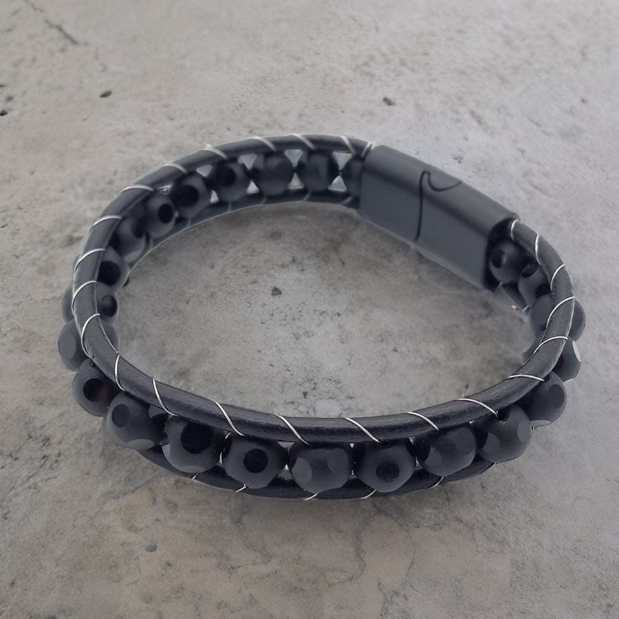 Купить Оникс ограненный, кожа, сталь. Браслет мужской / женский кожаный из натуральных камней Оникс ограненный (арт. DMBR006)