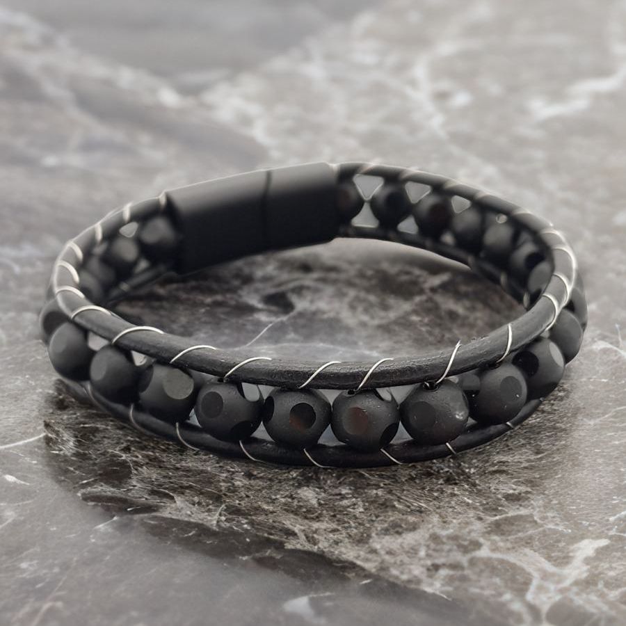 Купить Оникс ограненный, кожа, сталь. Браслет мужской / женский кожаный из натуральных камней Оникс ограненный (арт. DMBR006)