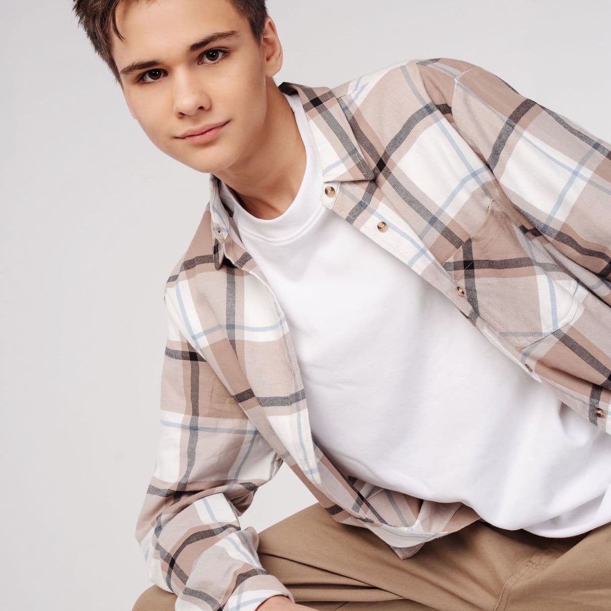 Купить Электронный журнал RAAMAT Magazine March 2025 Teen&Kids Edition Issue 1