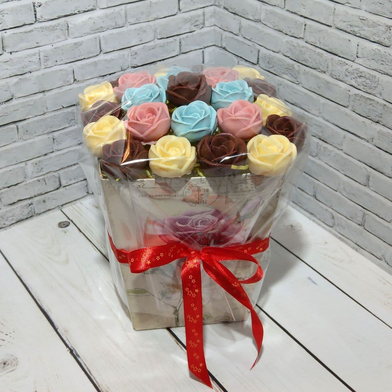 Купить Розы в плайм пакете, 23 шт.