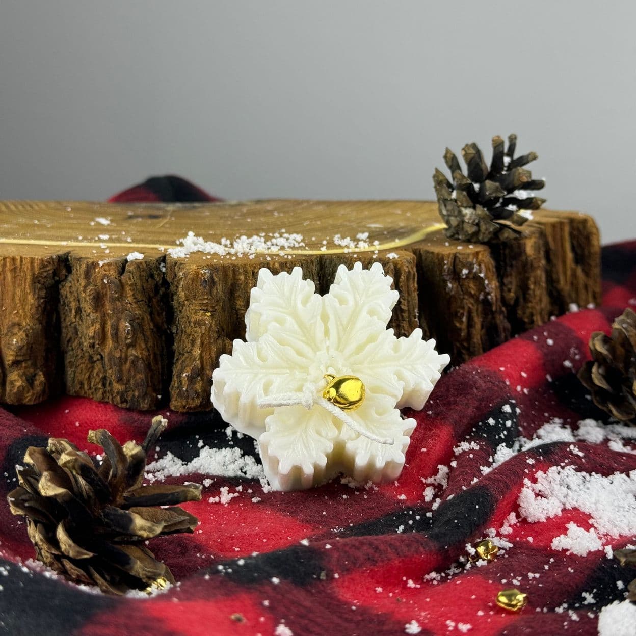 Купить Свеча: "Снежинка"