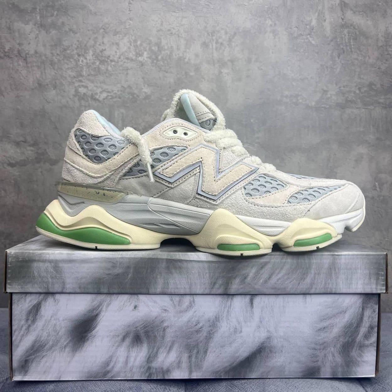 Купить New Balance 9060BW1 Bricks And Wood