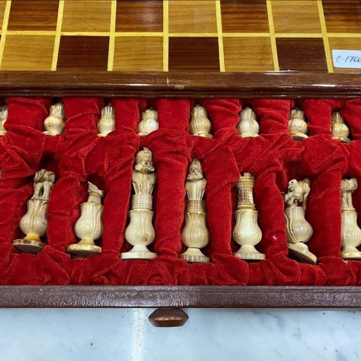 Купить Старинные шахматы