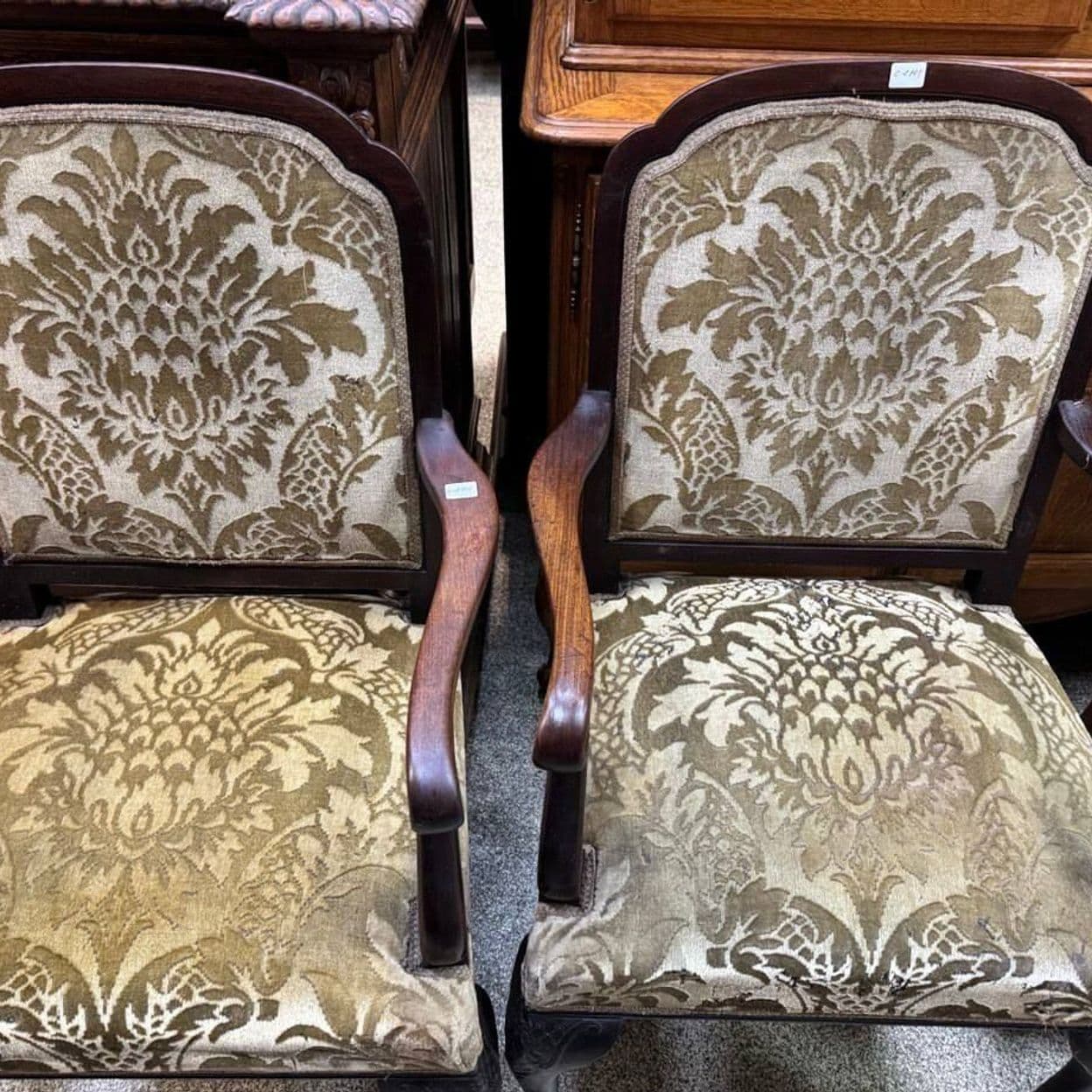 Купить Старинные парные кресла