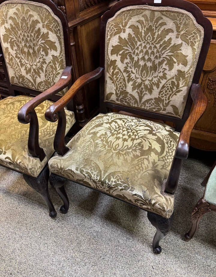 Купить Старинные парные кресла