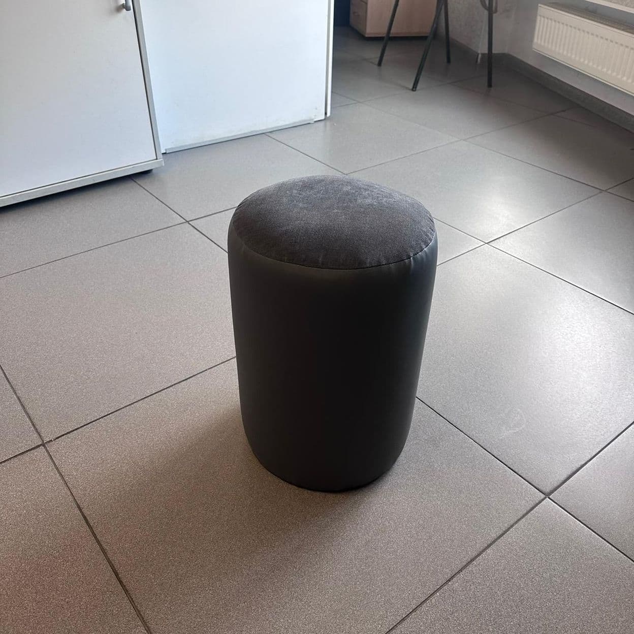 Купить Серый пуф