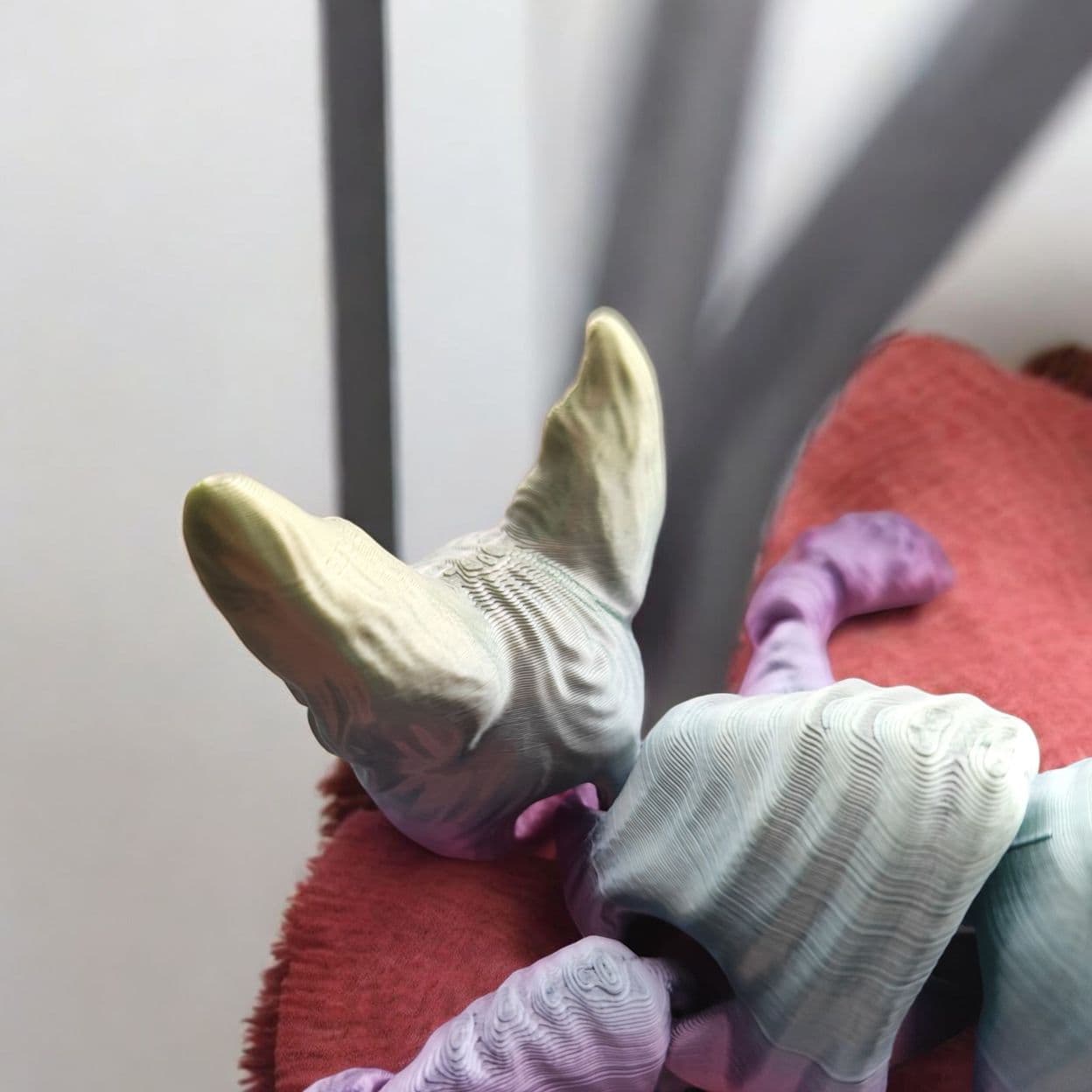 Купить Подвижная игрушка кошка Сфинкс V-ушки