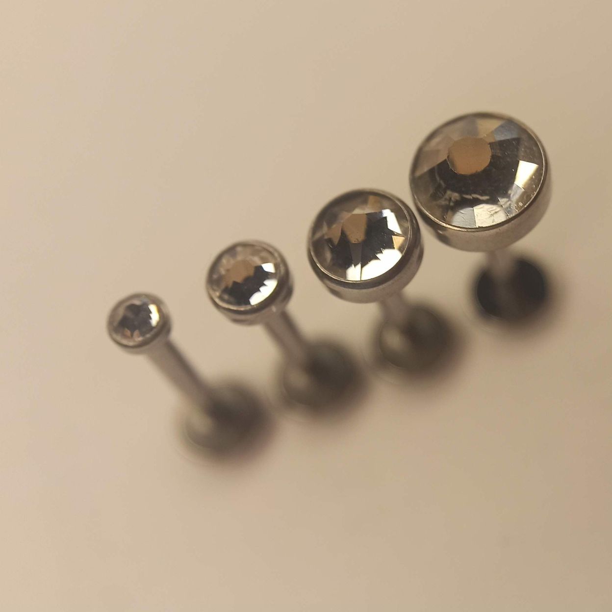 Купить Лабрет база завальцованный