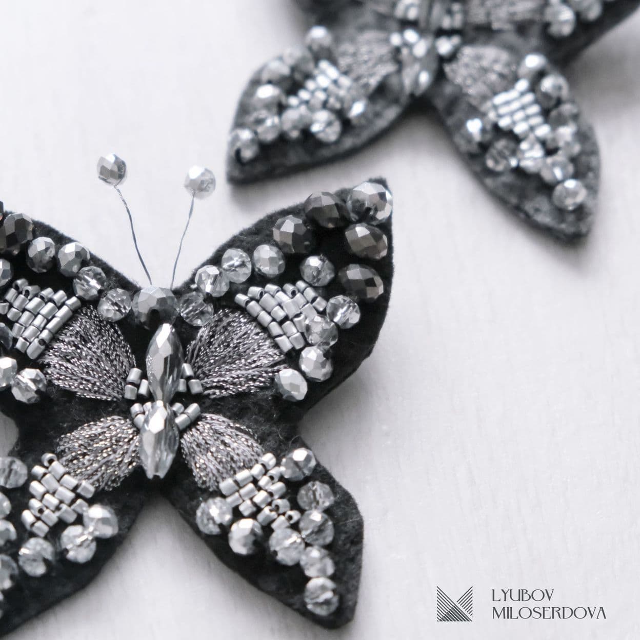 Купить Черные броши-бабочки с вышивкой