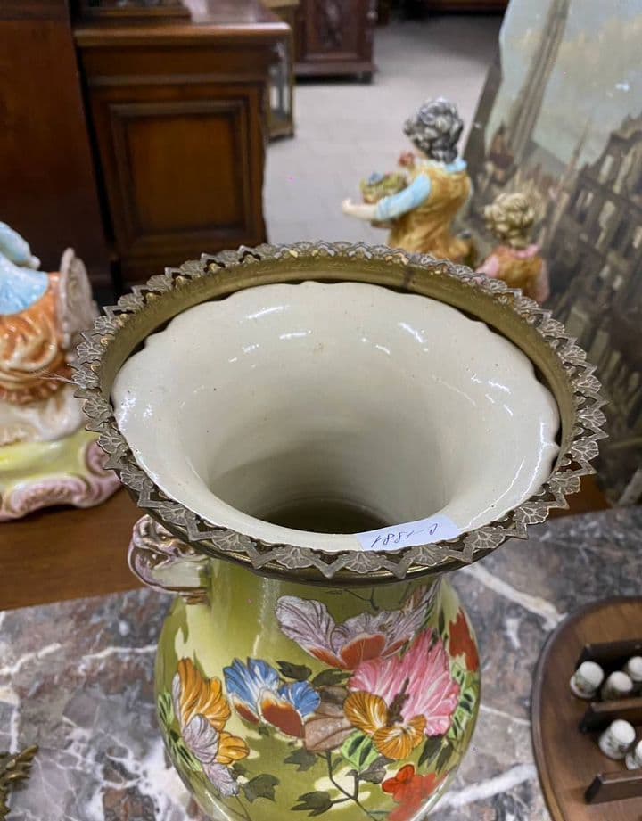 Купить Парные старинные вазы