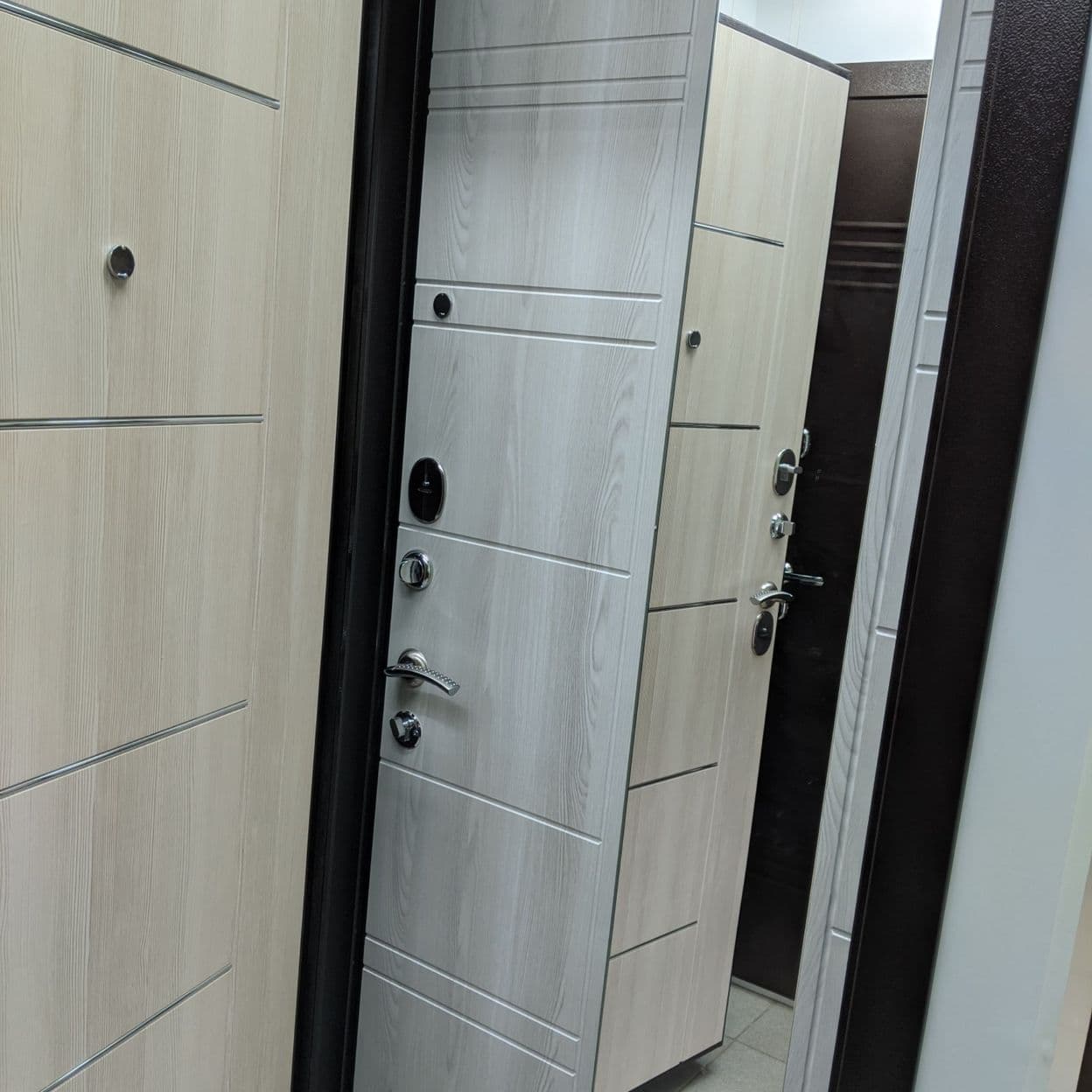 Купить Дверь входная "СТЕЛС", ЗЕРКАЛО, ЮДМ