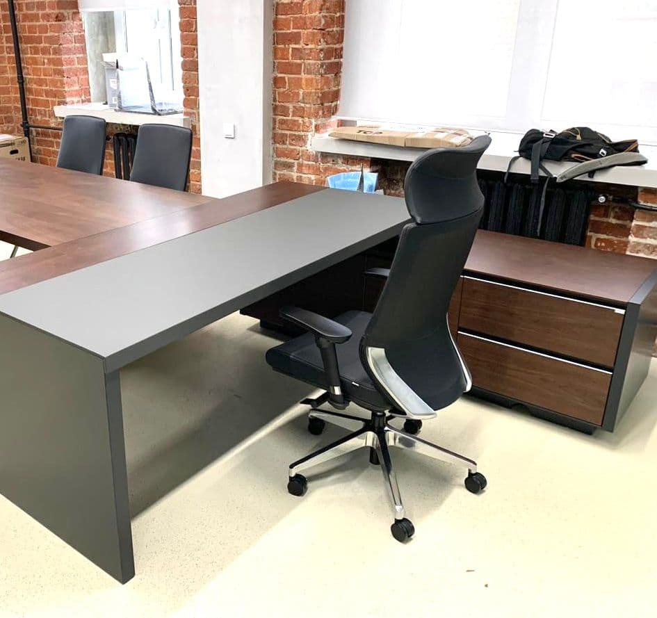 Купить Кресло руководителя с подголовником. Кожа