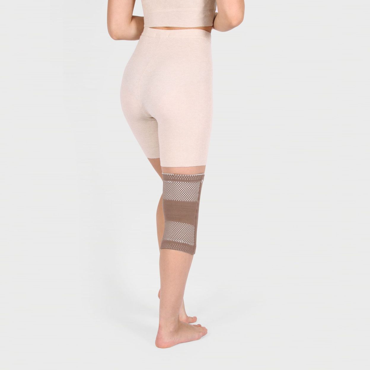 Купить Бандаж компрессионный фиксирующий на коленный сустав