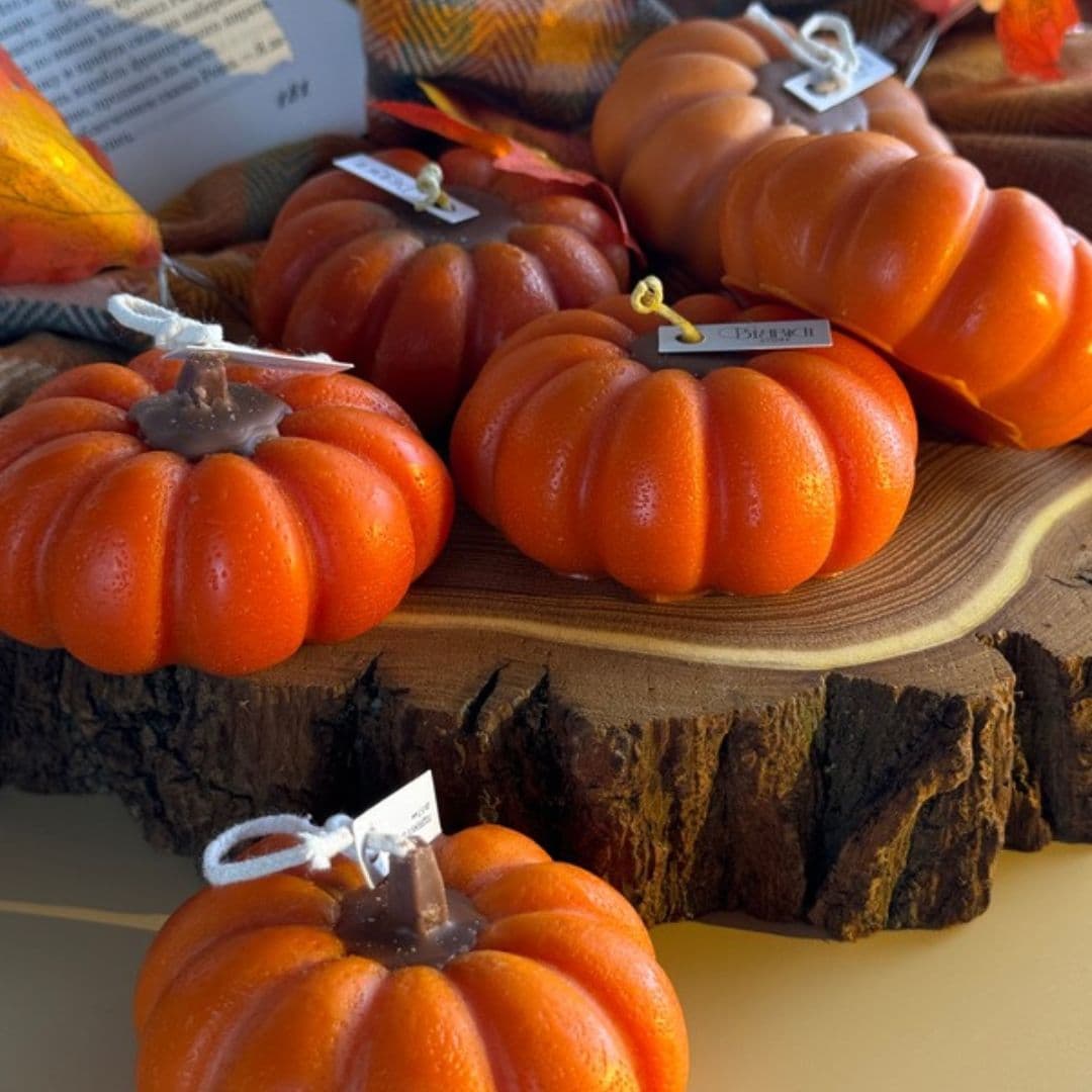 Купить Интерьерная свеча "Тыква" с ароматом печенья. Вид 1