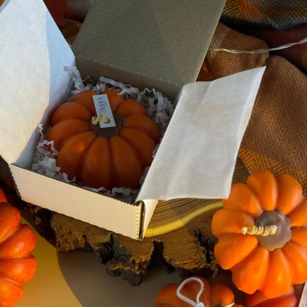 Купить Интерьерная свеча "Тыква" с ароматом печенья. Вид 1