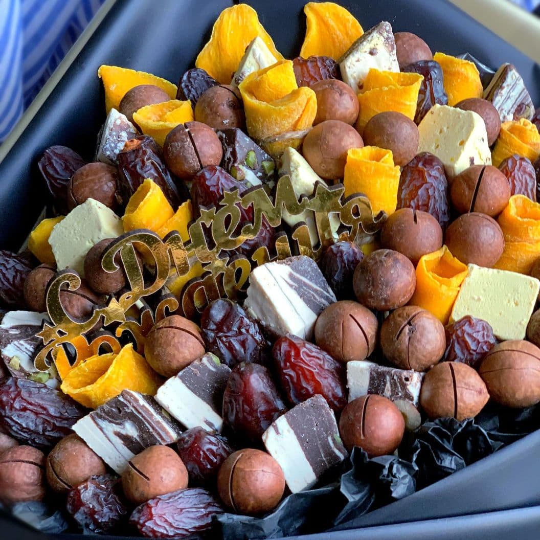 Купить Букет из орехов и сухофруктов арт. 312