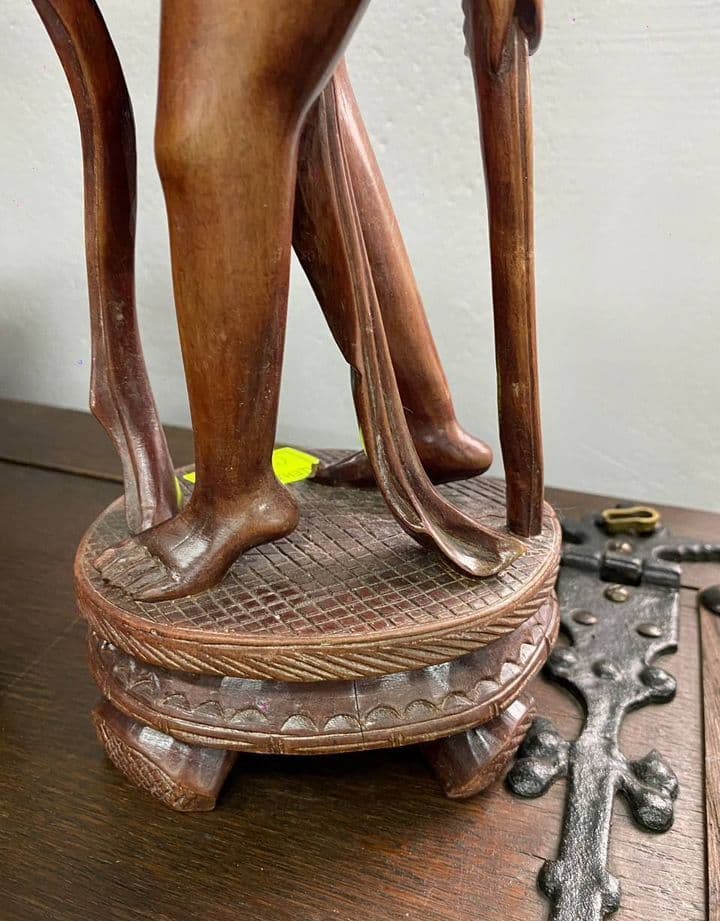 Купить Две деревянные статуэтки в китайском стиле