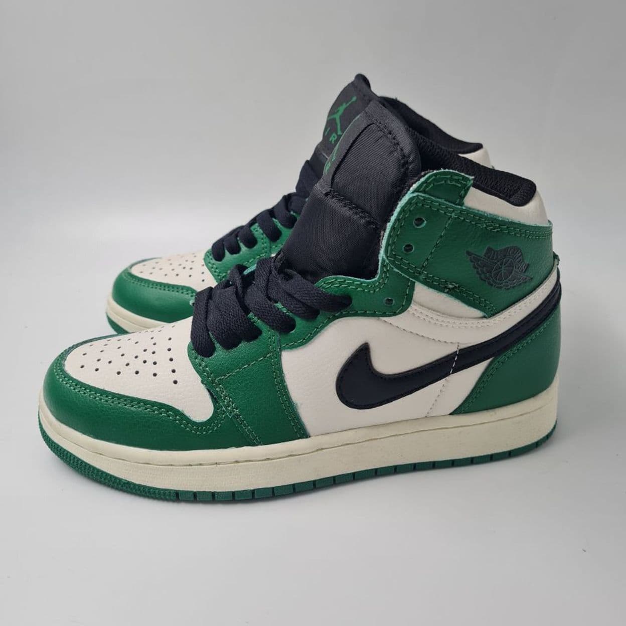 Купить Nike Air Jordan 1 High Pine Green Winter