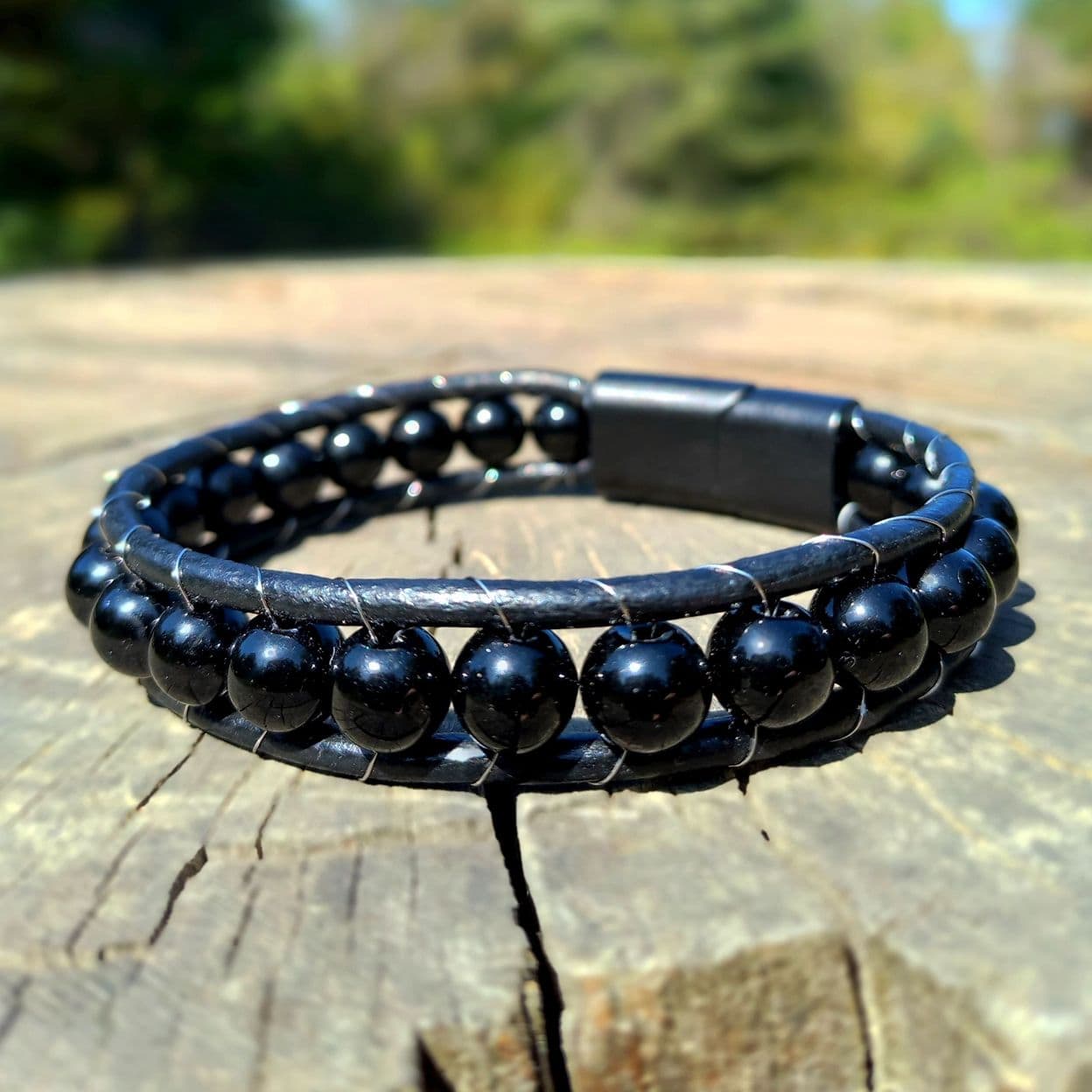 Купить Оникс глянцевый, кожа, сталь. Браслет мужской / женский кожаный из натуральных камней Оникс черный глянцевый (арт. DMBR021)