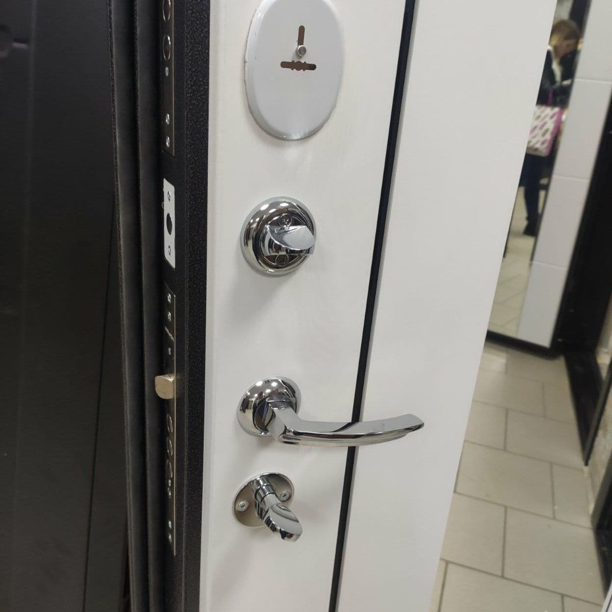 Купить Дверь входная "СТЕЛС белый снег", ЗЕРКАЛО, ЮДМ