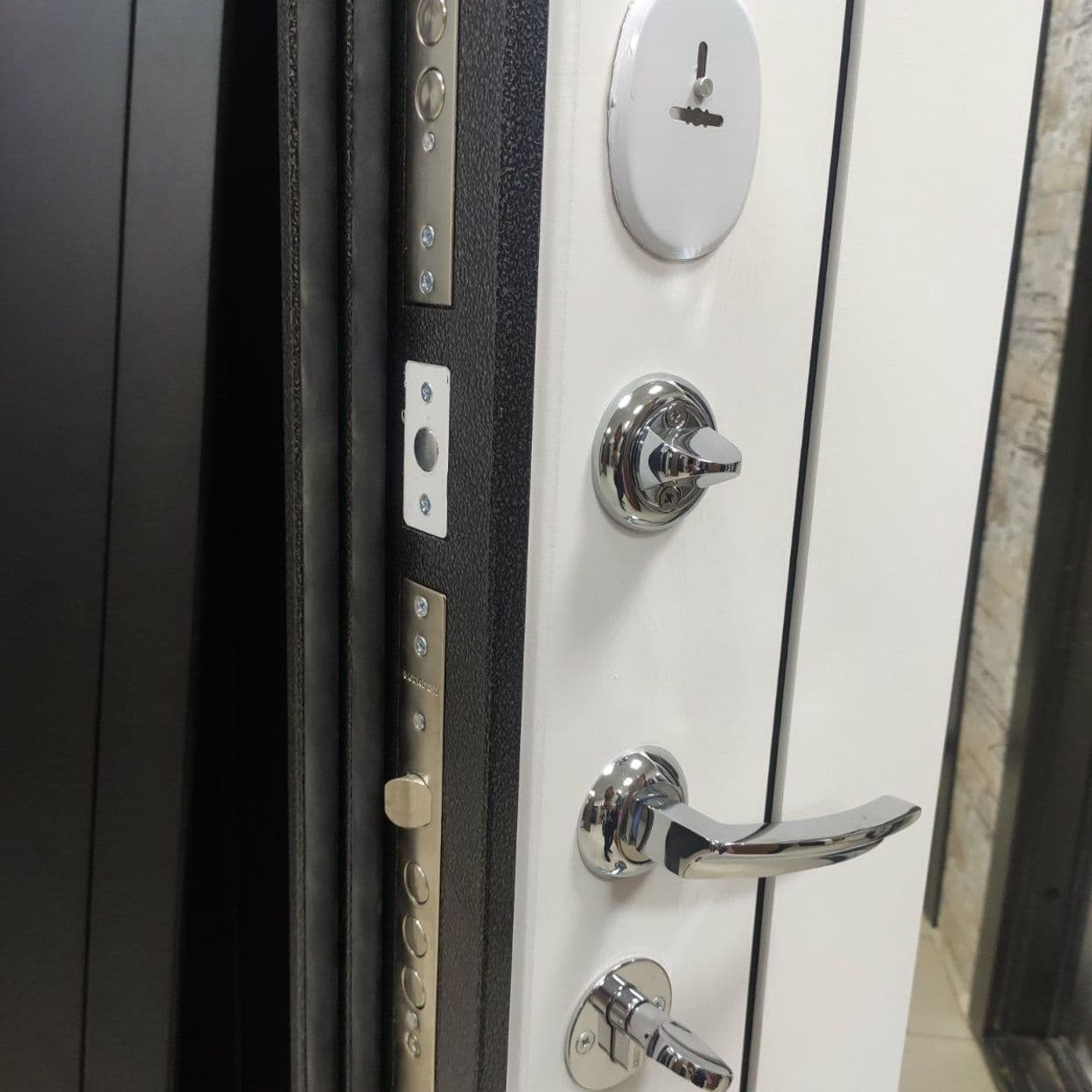 Купить Дверь входная "СТЕЛС белый снег", ЗЕРКАЛО, ЮДМ