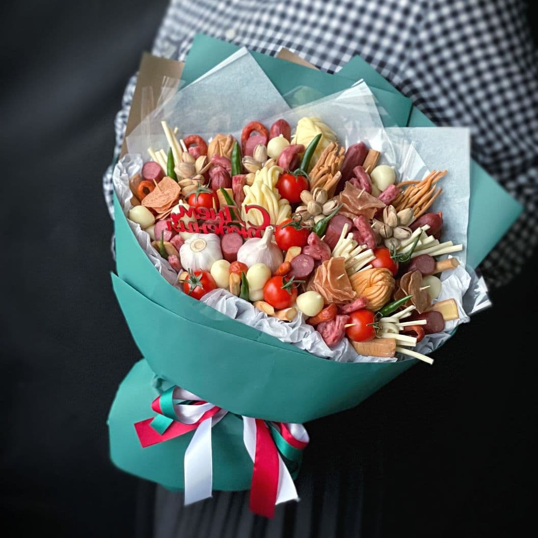Купить Букет из колбасок и сыров арт. 385