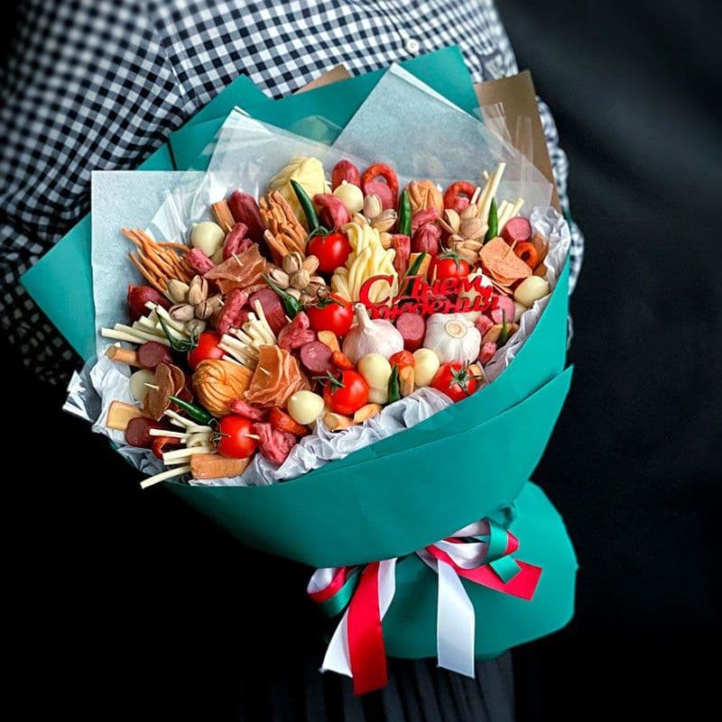 Купить Букет из колбасок и сыров арт. 385