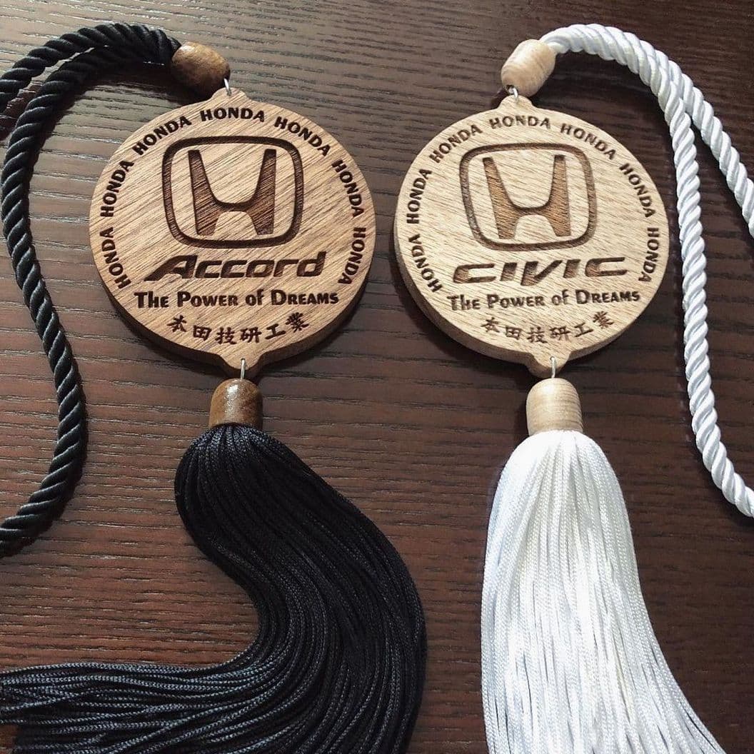 Подвеска на зеркало Honda