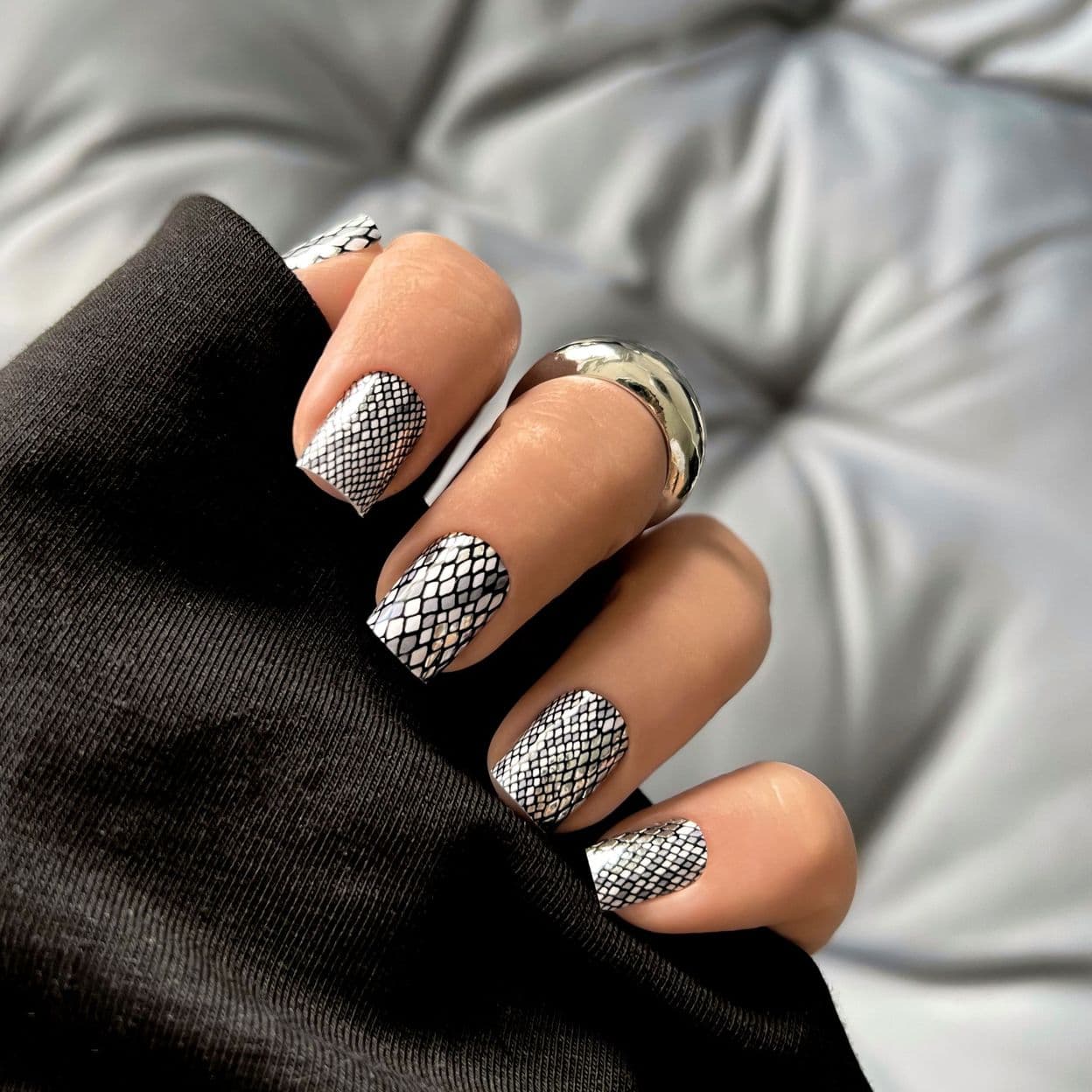 Купить Пленки для маникюра Silver Snake