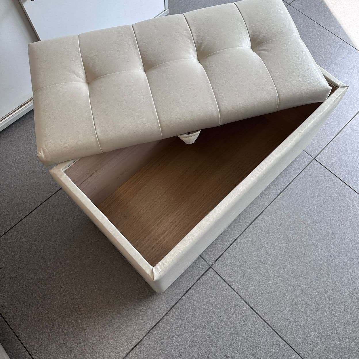 Купить Белая банкетка с ящиком