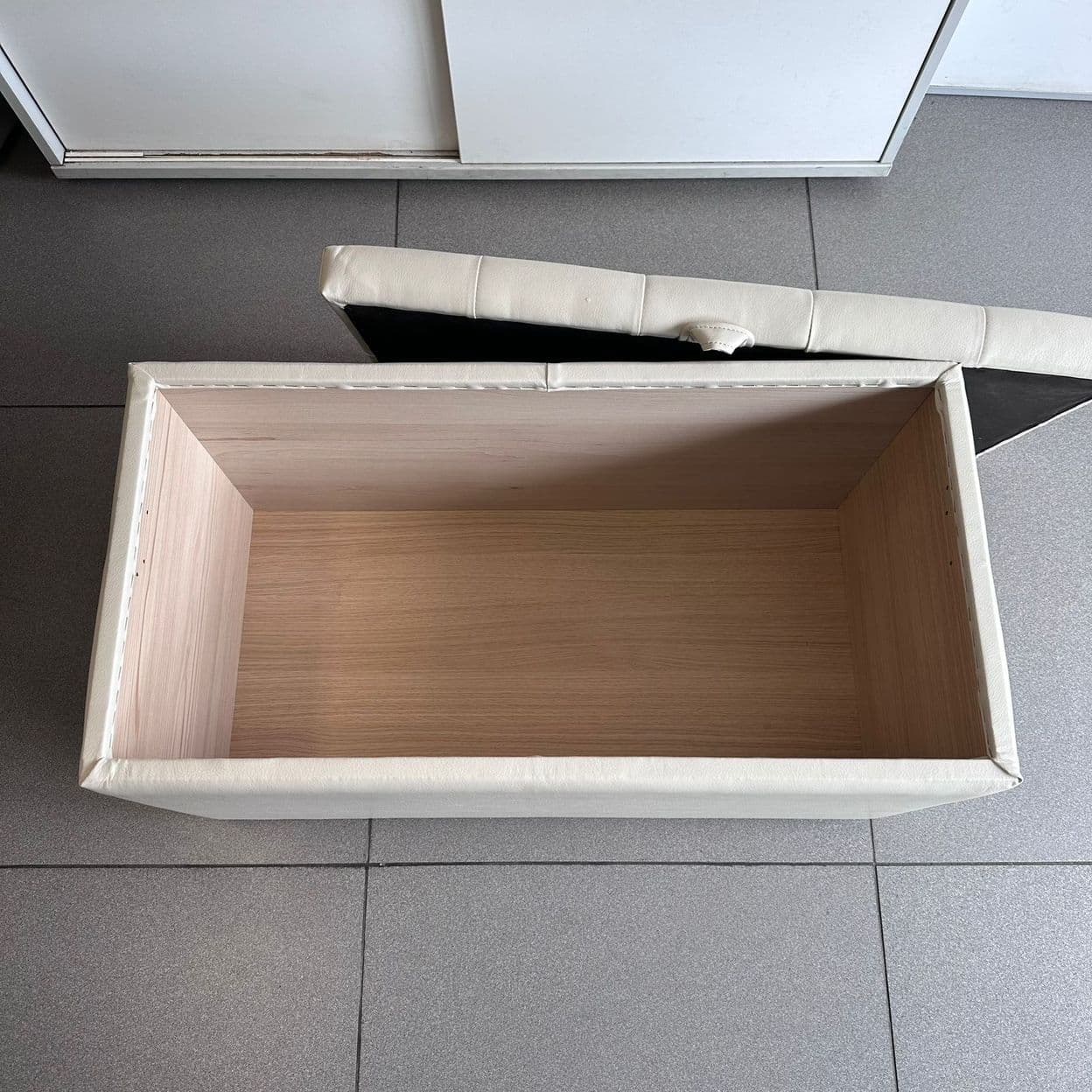 Купить Белая банкетка с ящиком