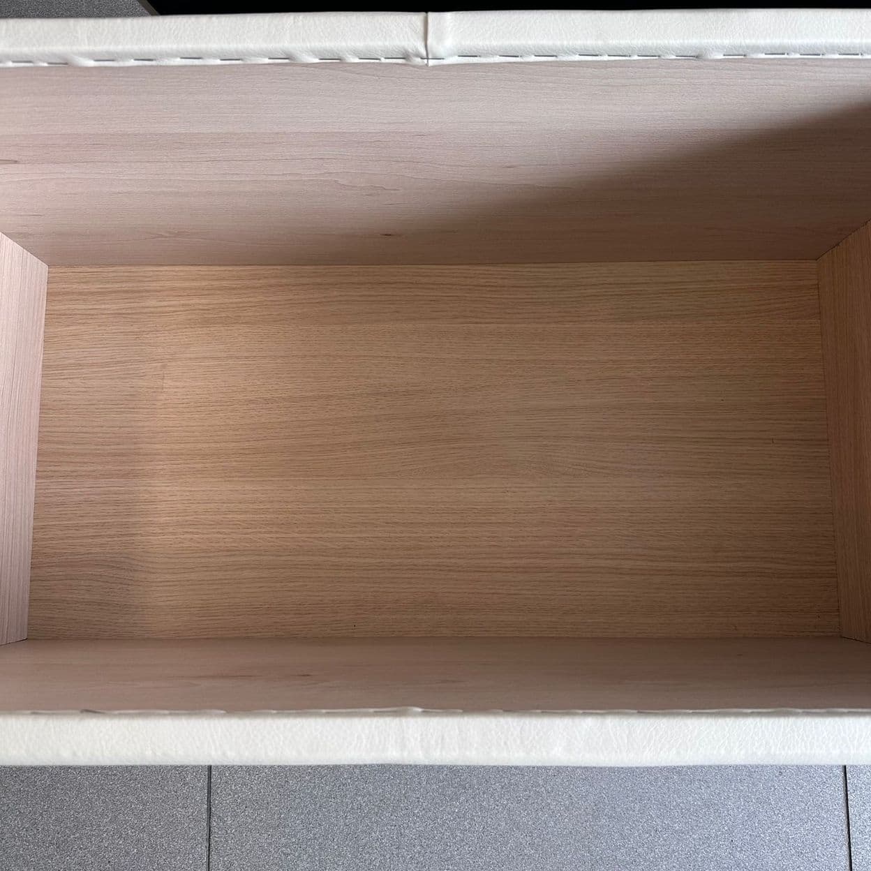 Купить Белая банкетка с ящиком