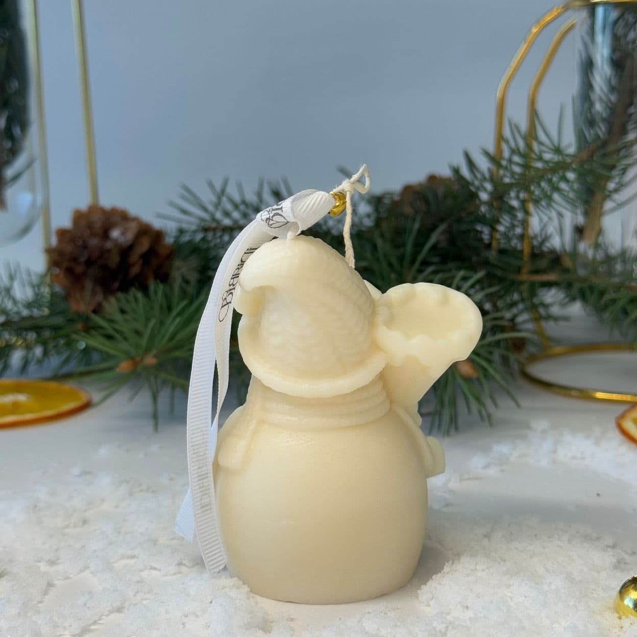 Купить Свеча: "Снеговик с метлой"