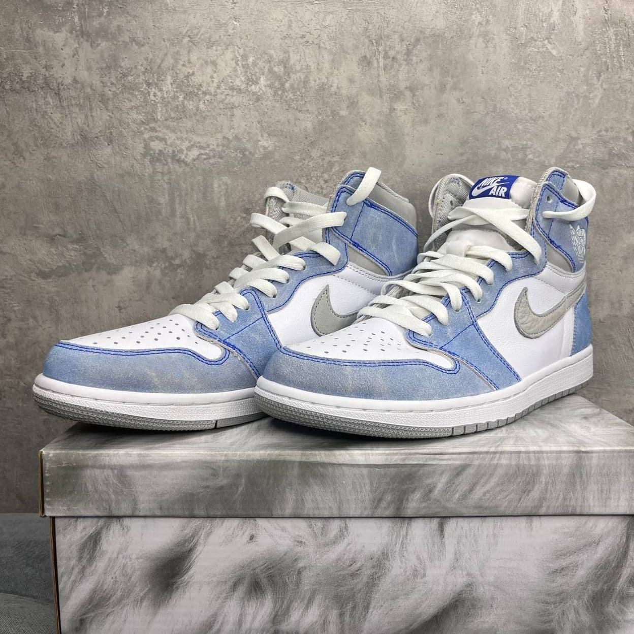 Купить Nike Air Jordan 1 High OG GS "Hyper Royal"