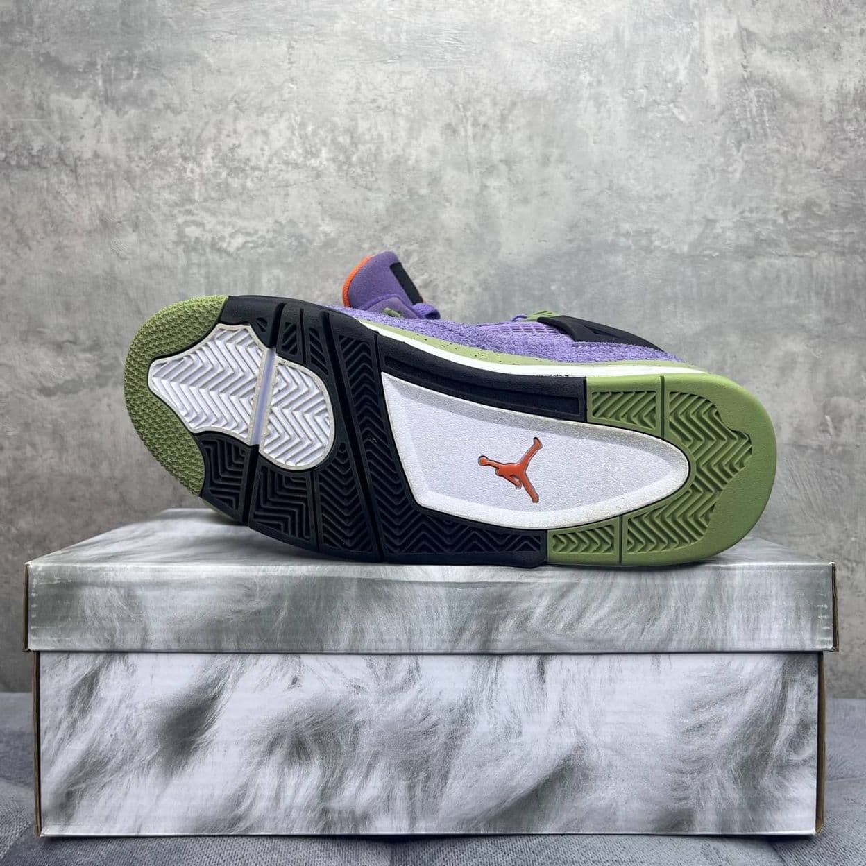 Купить Nike Air Jordan 4 Retro WMNS "Canyon Purple"