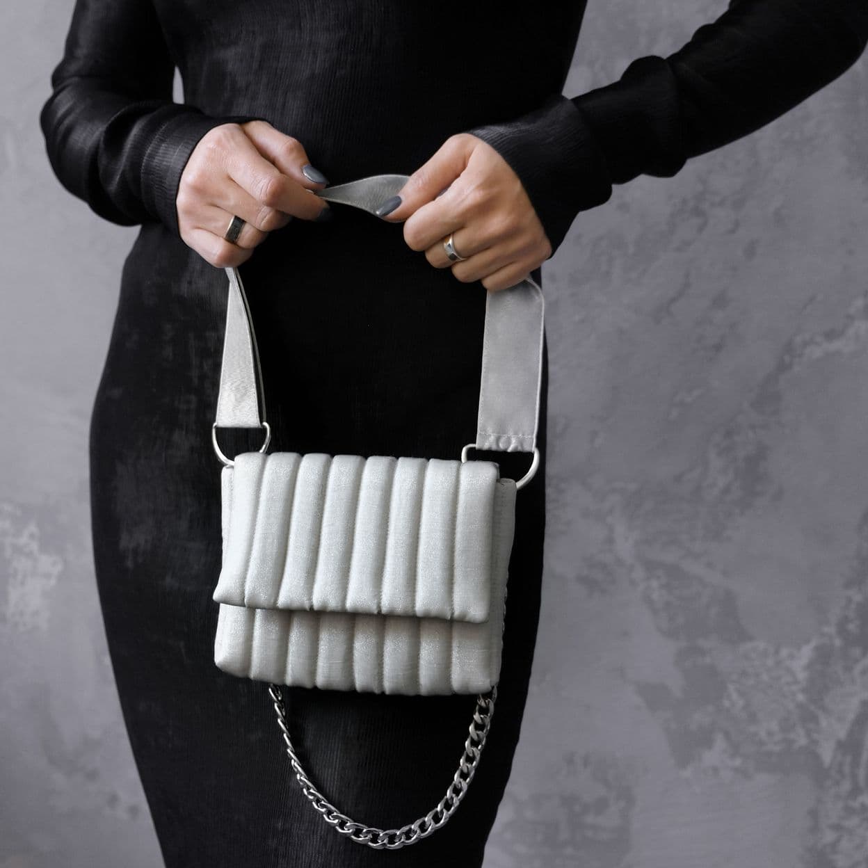 Купить Сумка стеганая AGLAIS в оттенке «Серебрянный леж»