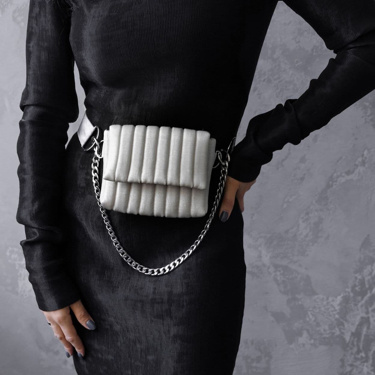 Купить Сумка стеганая AGLAIS в оттенке «Серебрянный леж»