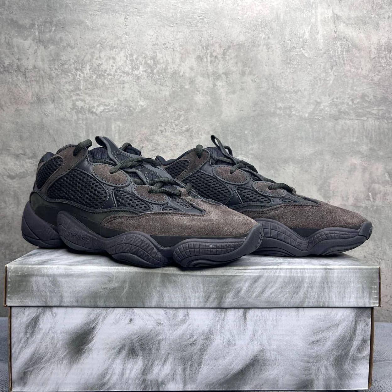 Купить Adidas Yeezy Boost 500 Utiblk
