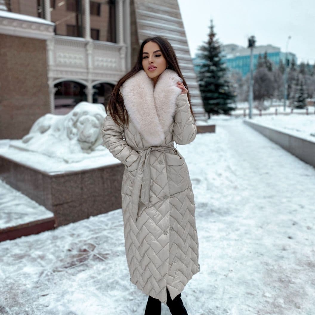 Купить Пуховик стеганый с мехом песцом