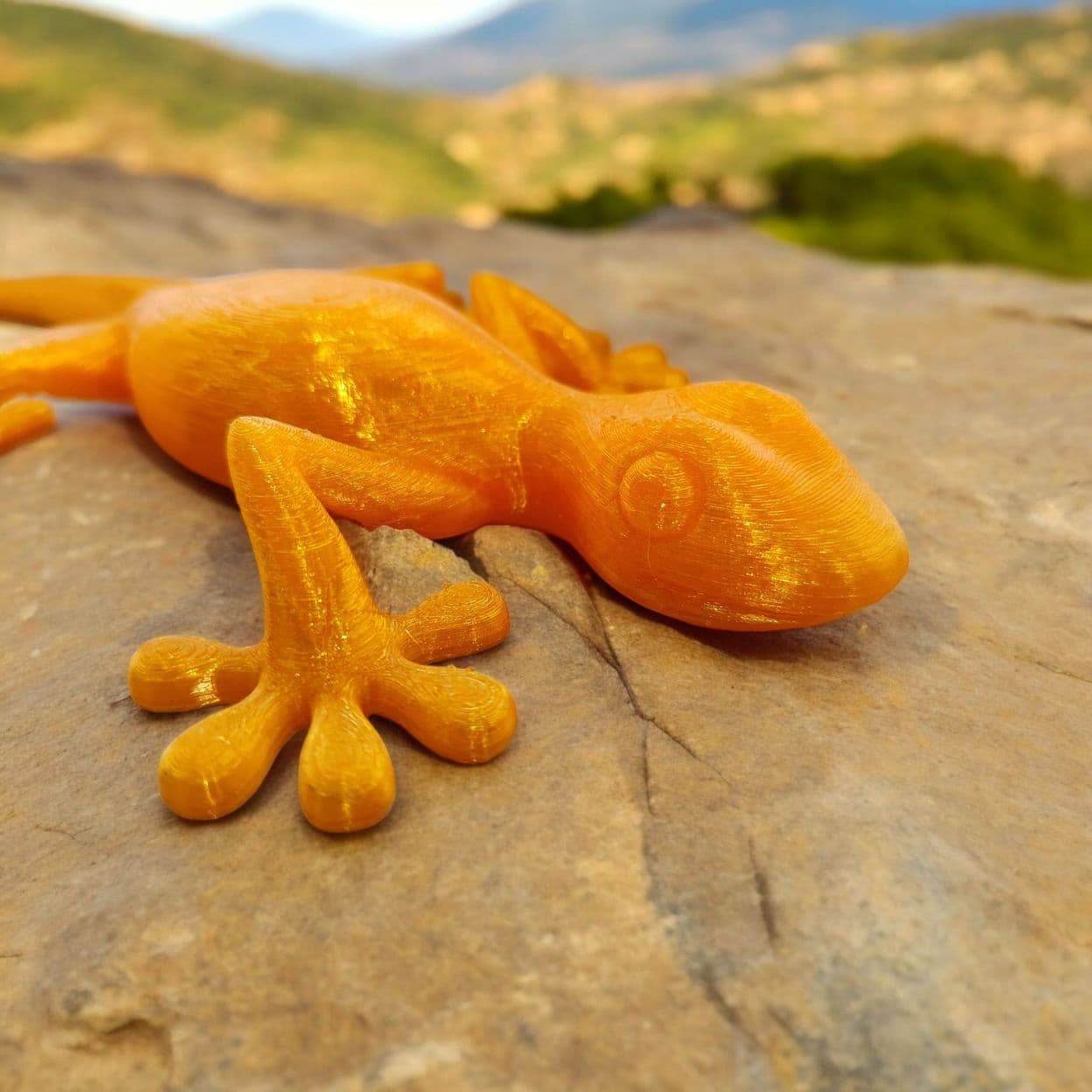 Купить Декоративная игрушка гибкий Гекон, оранжевый
